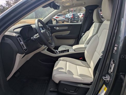 New 2026 Volvo XC40 B5 Plus w/ Protection Package Premier image 22