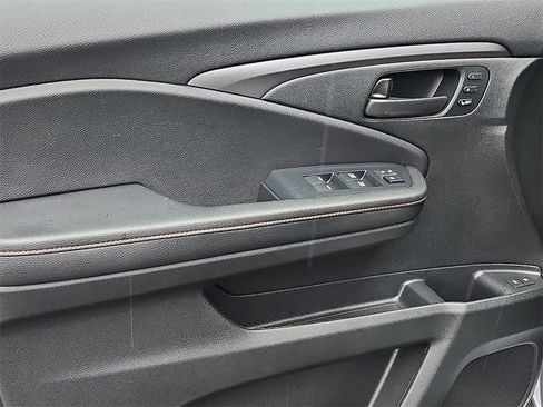 Used 2023 Honda Passport TrailSport image 10