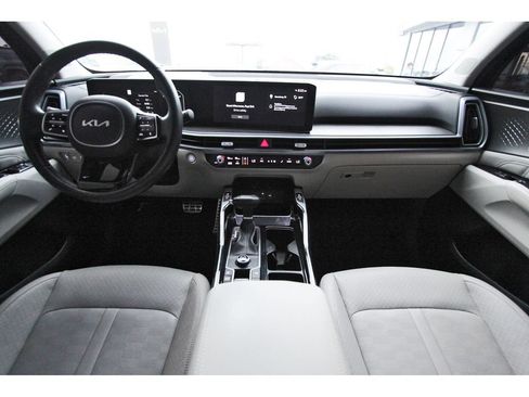 Certified 2024 Kia Sorento SX FWD image 10