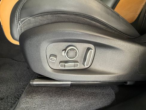 Used 2019 Land Rover Range Rover Sport SVR image 13