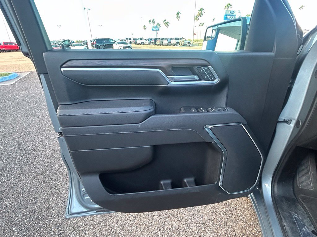 Used 2025 GMC Sierra 1500 SLT AWD/4WD image 11