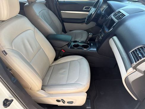 Certified 2018 Ford Explorer XLT w/ Equipment Group 202A FWD image 12