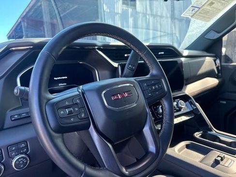 Used 2024 GMC Sierra 2500 AT4 w/ AT4 Premium Plus Package AWD/4WD image 10