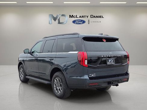 New 2025 Ford Expedition Active image 4