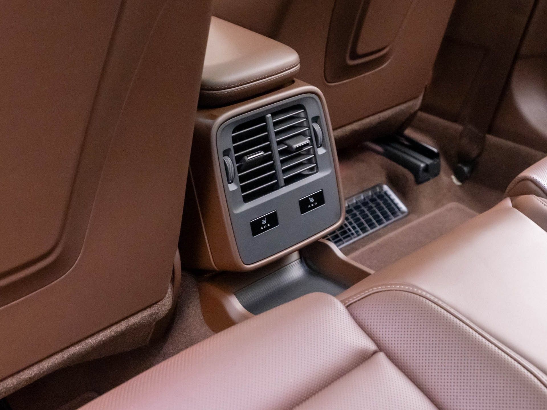 New 2026 Porsche Taycan 4S AWD/4WD image 15