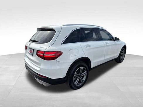 Used 2019 Mercedes-Benz GLC 300 4MATIC image 4