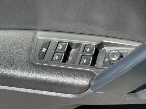Used 2021 Volkswagen Tiguan SE w/ Panoramic Sunroof Package FWD image 22
