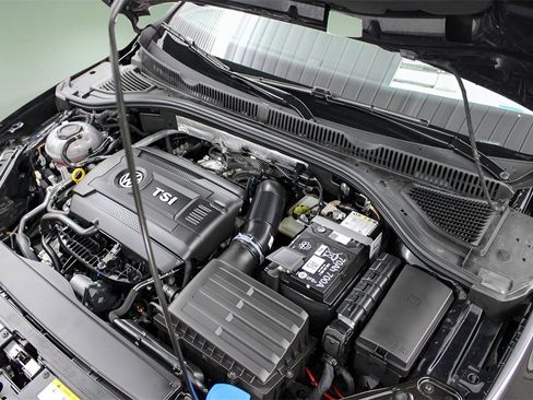 Used 2025 Volkswagen Jetta GLI Autobahn image 27