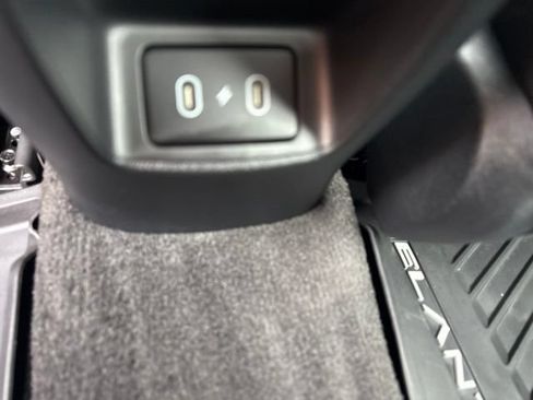 Used 2026 Hyundai Elantra SE FWD image 29