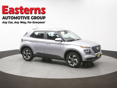 Used 2024 Hyundai Venue SEL FWD image 47