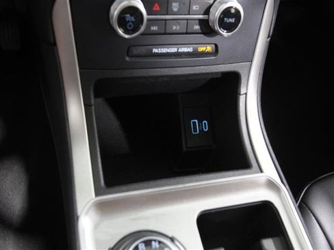 Used 2023 Ford Edge SEL image 12