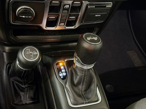 Used 2025 Jeep Wrangler Sahara w/ Safety Group image 24