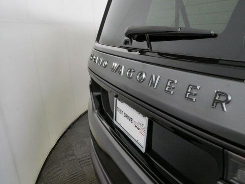Used 2024 Jeep Grand Wagoneer L Series II w/ Quick Order Packagew 28T AWD/4WD image 39