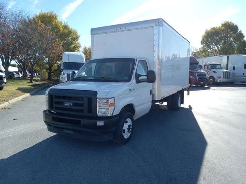 Used 2025 Ford E-350 and Econoline 350 Super Duty w/ Power Equipment Group image 4