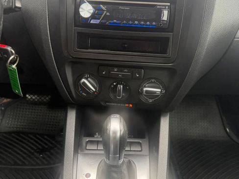 Used 2011 Volkswagen Jetta TDI image 18