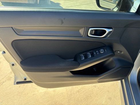 Used 2025 Honda Civic Sport image 4