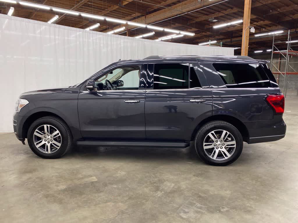 Used 2024 Ford Expedition Limited AWD/4WD image 3