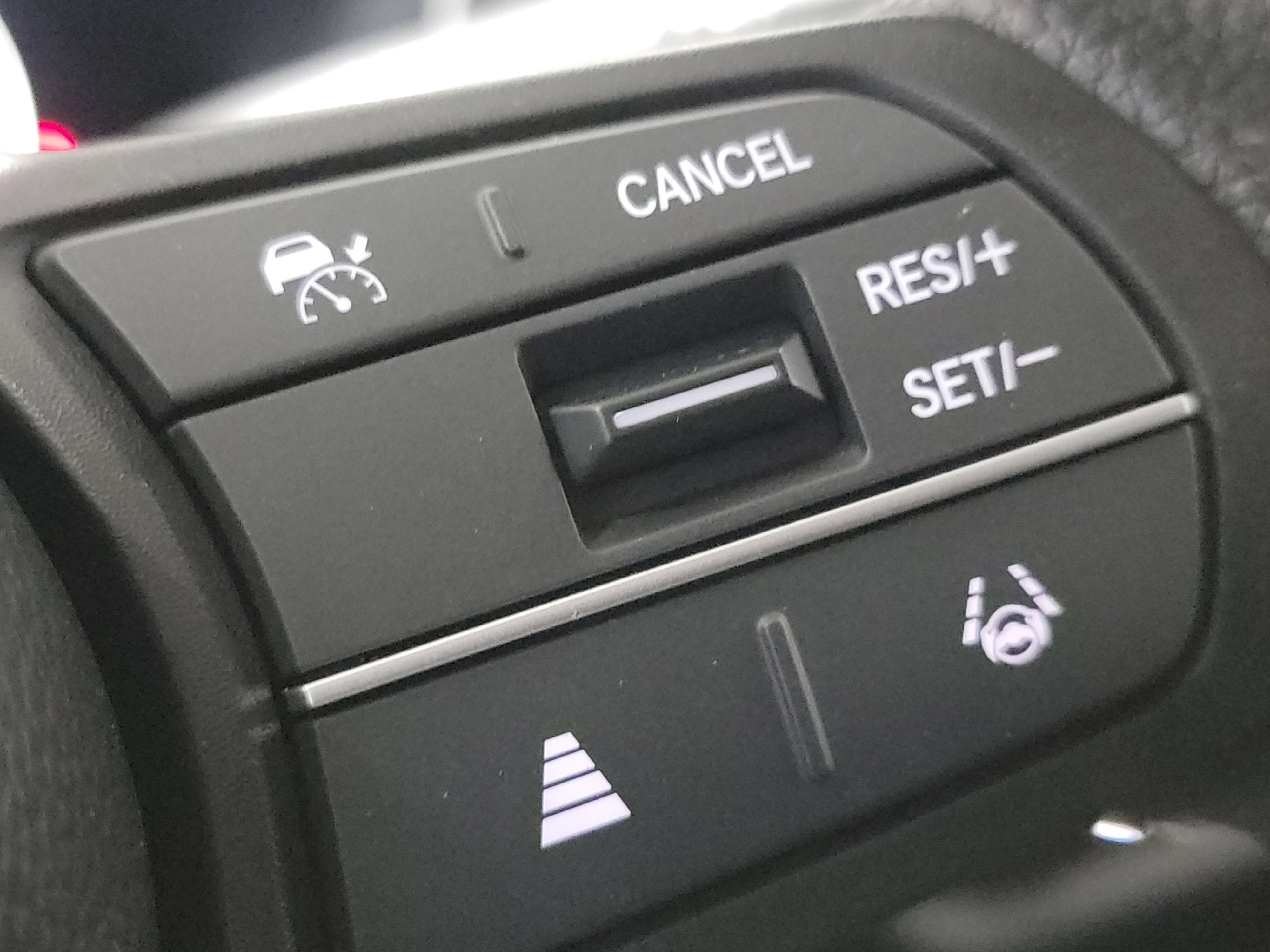 Certified 2024 Honda HR-V LX image 33