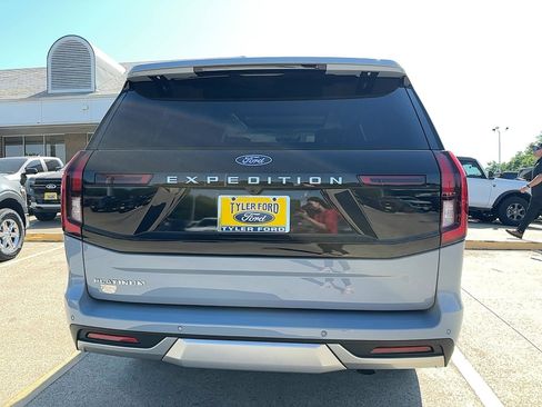New 2025 Ford Expedition Platinum w/ Driver's Package image 6