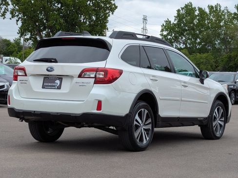 Used 2018 Subaru Outback 3.6R Limited AWD/4WD image 11