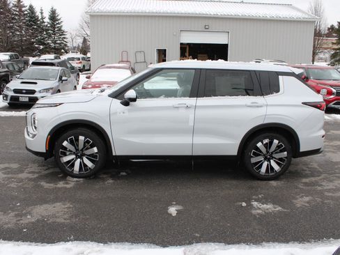 New 2026 Mitsubishi Outlander SE AWD/4WD image 5