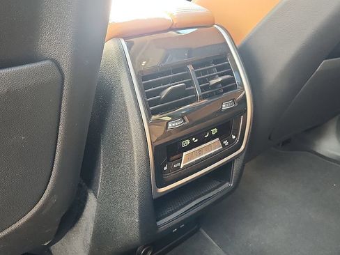 Used 2023 BMW X7 xDrive40i w/ Executive Package image 11