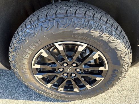 Certified 2024 Chevrolet Traverse Z71 w/ Enhanced Driving Package image 12