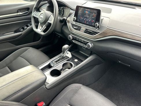 Used 2023 Nissan Altima 2.5 SV image 18