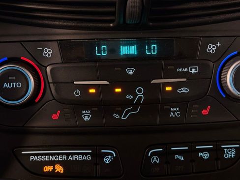 Used 2019 Ford Escape Titanium image 17