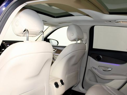 Used 2021 Mercedes-Benz GLC 300 4MATIC image 23