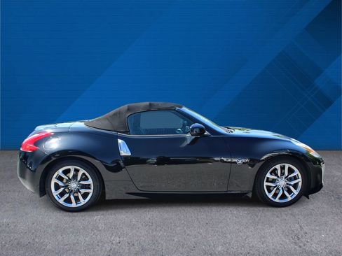 Used 2014 Nissan 370Z Touring RWD image 10