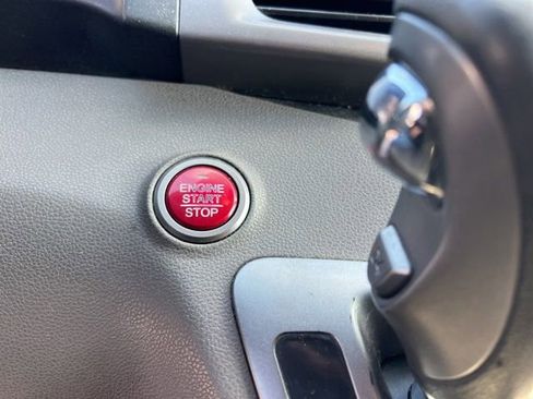 Used 2016 Honda Odyssey SE image 18