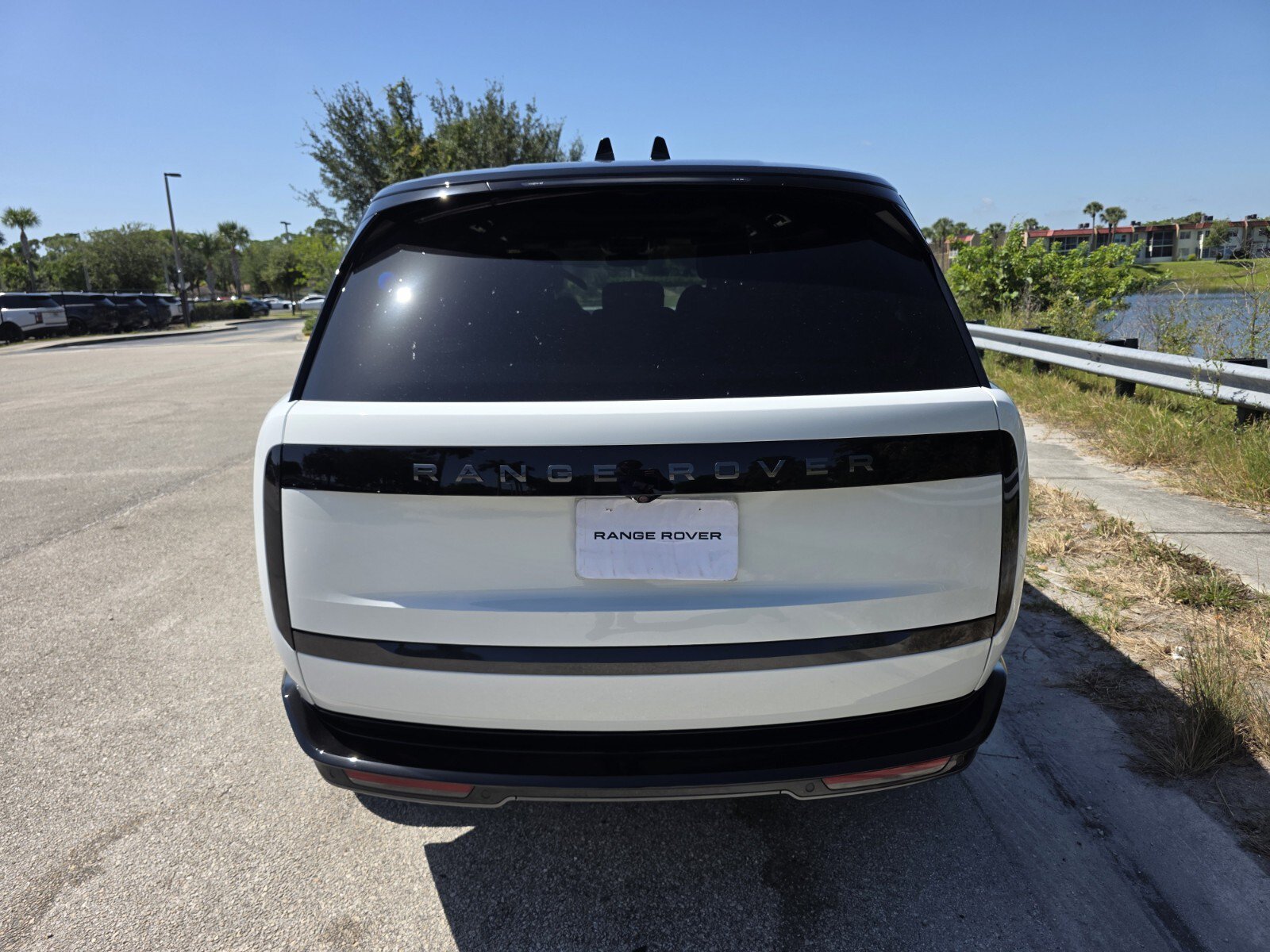 New 2026 Land Rover Range Rover Long Wheelbase SE AWD/4WD image 6