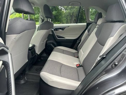 Used 2025 Toyota RAV4 XLE AWD/4WD image 25