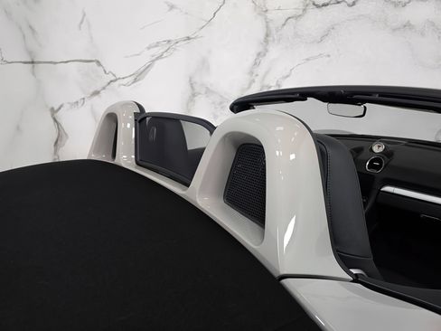 Used 2025 Porsche 718 Boxster RWD image 18