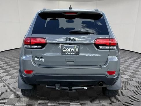 Used 2019 Jeep Grand Cherokee Laredo AWD/4WD image 16