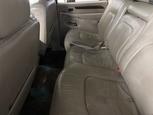 Used 2002 Cadillac Escalade EXT image 3