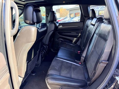 Used 2021 Jeep Grand Cherokee Laredo X image 6