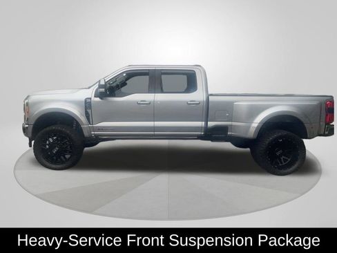 Used 2023 Ford F450 Lariat w/ Tow Technology Package image 4