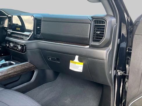Used 2022 GMC Sierra 1500 Elevation RWD image 18