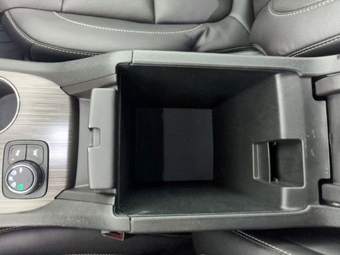Used 2018 GMC Acadia SLT AWD/4WD image 29