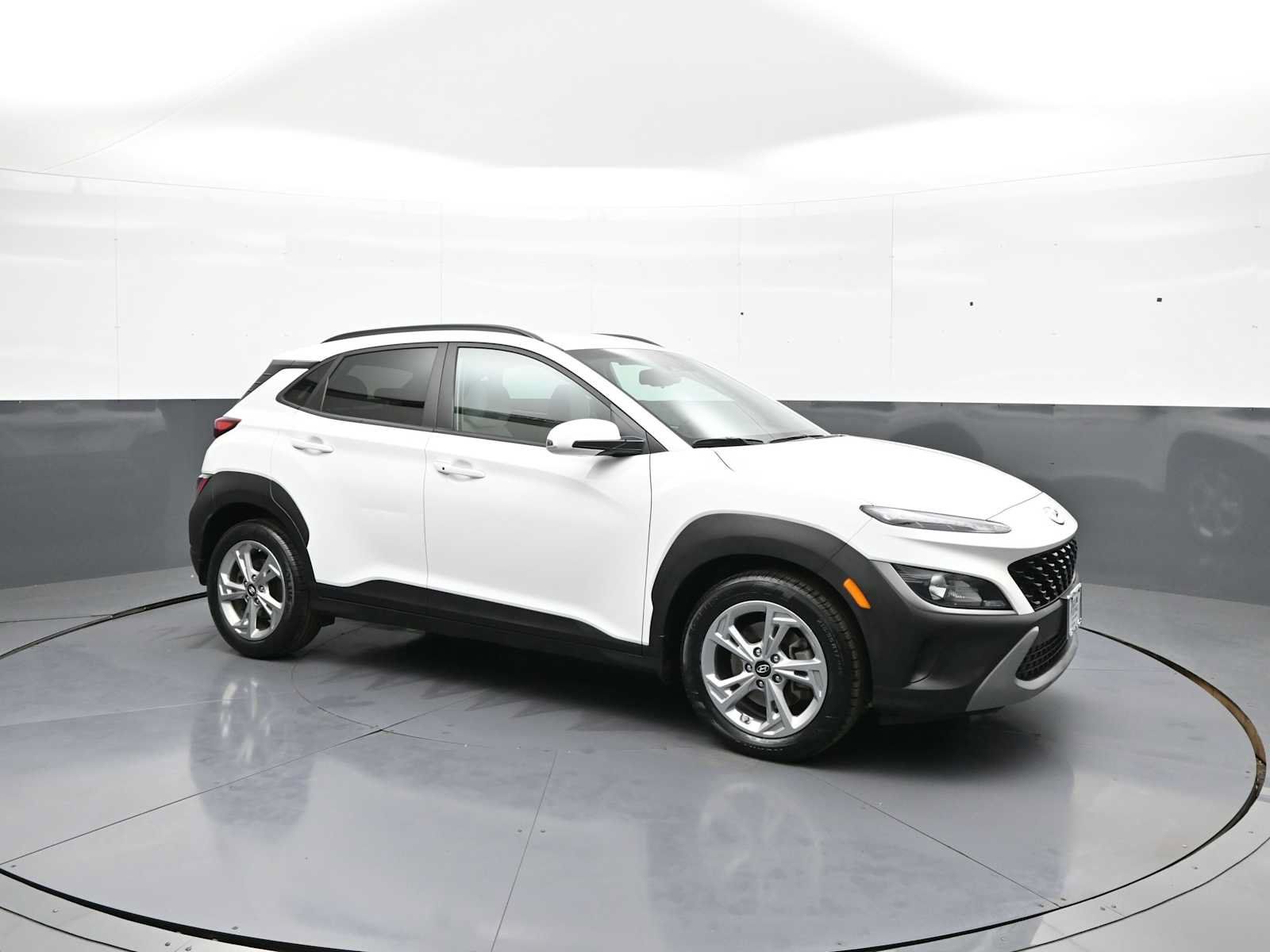 Certified 2023 Hyundai Kona SEL AWD/4WD image 4