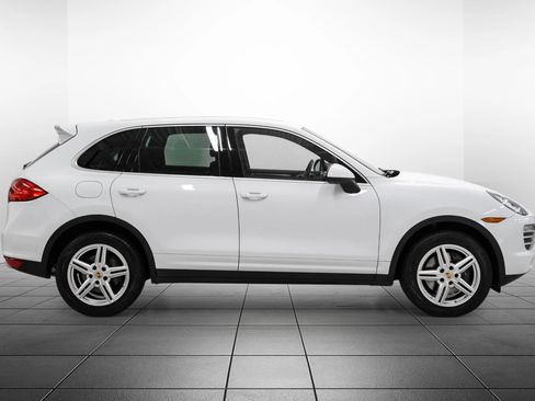 Used 2014 Porsche Cayenne Platinum Edition AWD/4WD image 8