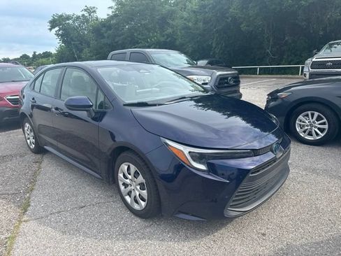 Used 2023 Toyota Corolla LE FWD image 1