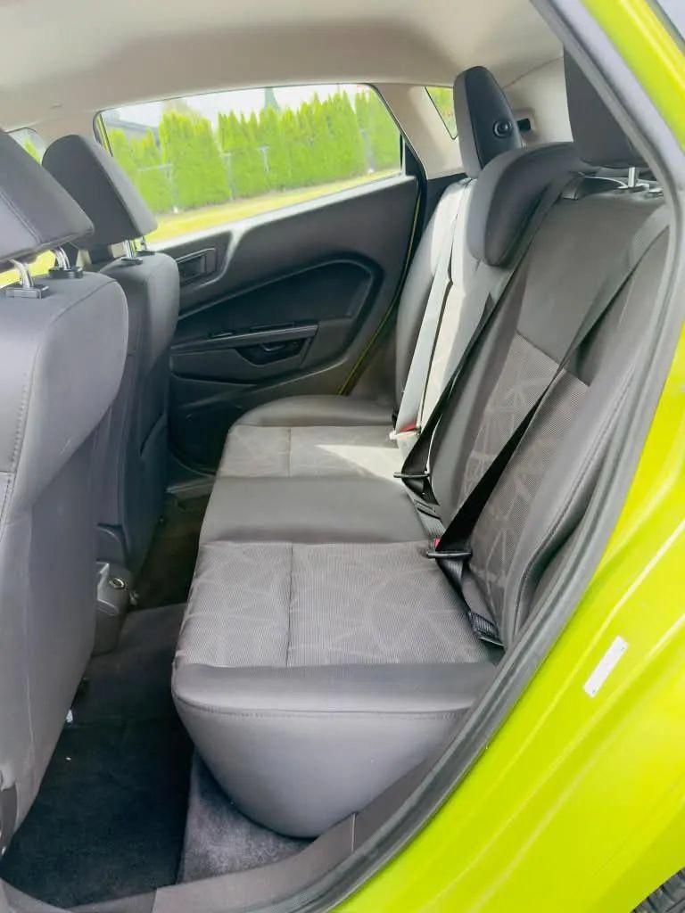 Used 2013 Ford Fiesta SE FWD image 10