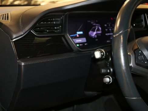 Used 2018 Tesla Model X 75D image 63