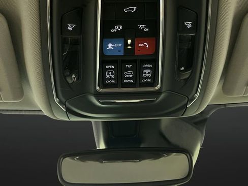 Used 2022 Jeep Grand Cherokee L Limited image 27