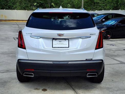 New 2026 Cadillac XT5 Luxury w/ LPO, Red Accent Package image 4