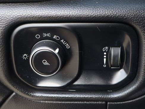 Used 2021 RAM 2500 Tradesman RWD image 21