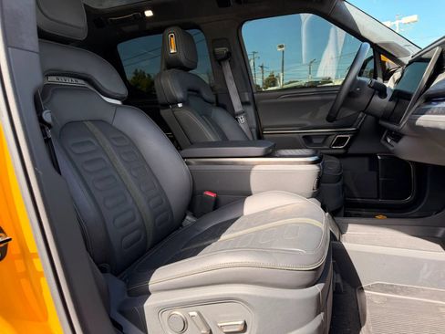 Used 2022 Rivian R1T Adventure AWD/4WD image 26